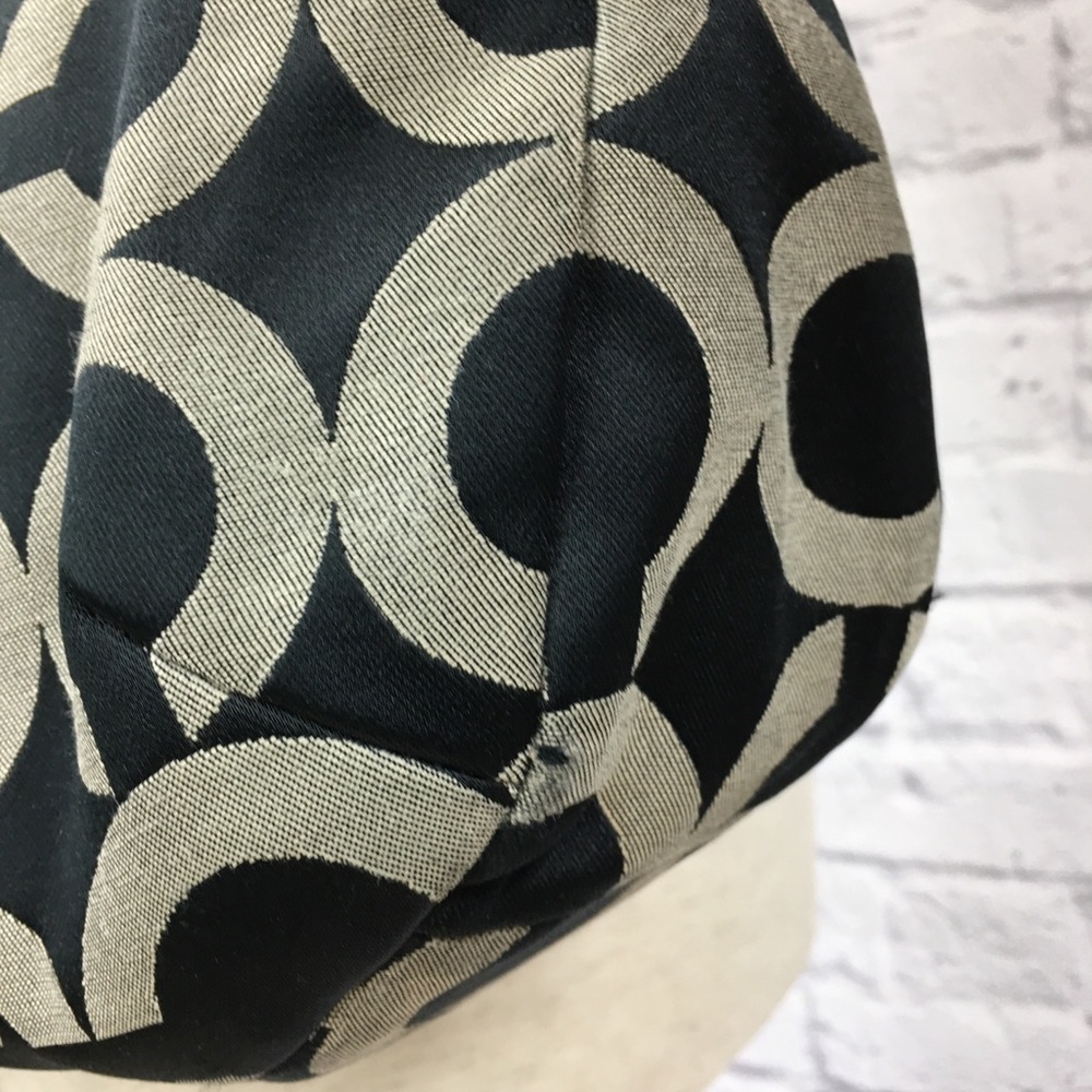 Coach black fabric shoulder bag 16x11x3 - Picture 4 of 7